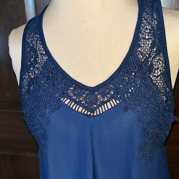 3 Women’s Size Large Sleeveless Tops - Picture 7 of 9